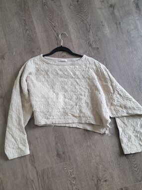 Black Crane Beige Quilted Cropped Sweatshirt
